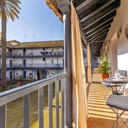 Corral Central Oasis Seville Exterior photo
