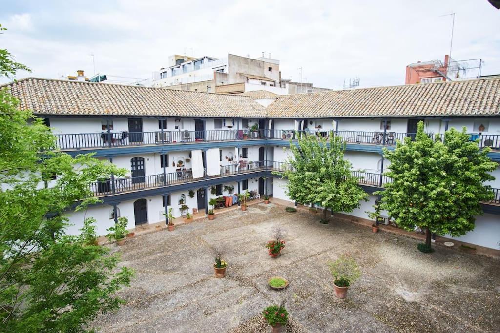 Corral Central Oasis Seville Exterior photo